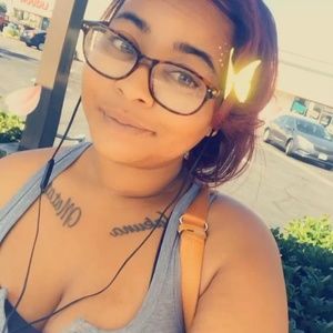 Meet your Posher, Aisha